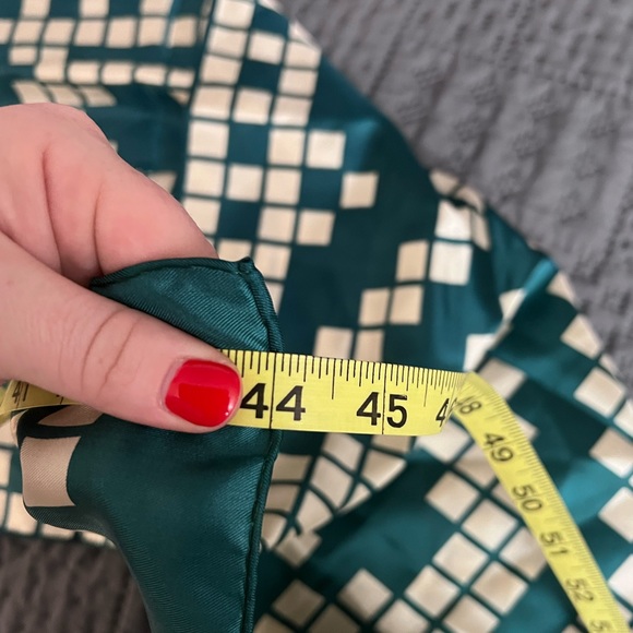 100% polyester green/teal scarf - Picture 5 of 6